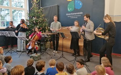 Ein Pop-Up-Konzert unterm Weihnachtsbaum